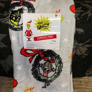 Grinch oversized plush throw blanket